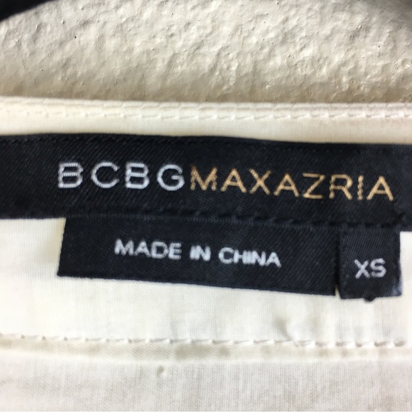 BCBGMaxAzria Women's Silk Blend Wrap Short Sleeve Blouse Beige Floral Print XS - Picture 2 of 16